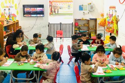 Hoạt động tạo hình của các bé lớp 2 tuổiB